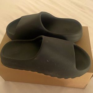 Used Authentic Yeezy Slides